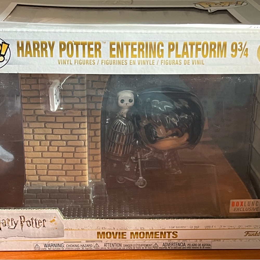 Harry Potter Entering Platform 9 3/4 Funko Pop Figure Box Lunch Exclusive